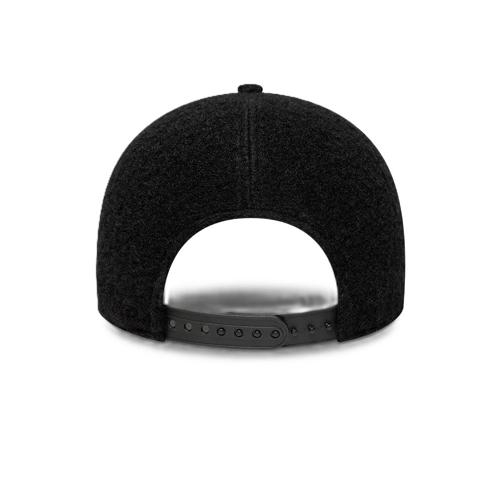 NEW ERA € 32,00 60915753 9FORTY WINTER-BLK/WHT