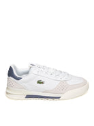Sneaker bassa in pelle bianca e camoscio Lacoste vista di profilo con coccodrillo ricamato