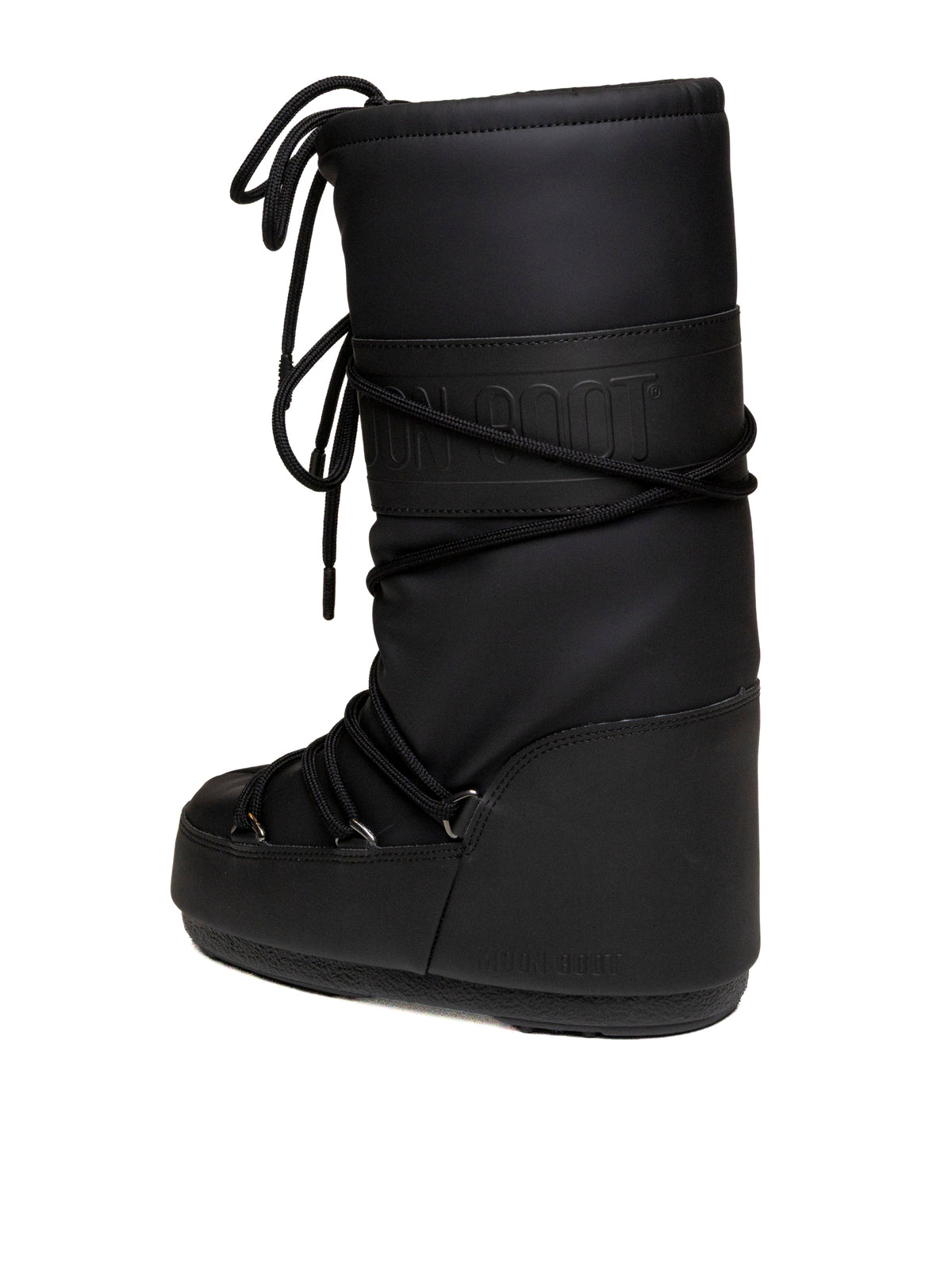 Vista tre quarti posteriore del doposci Icon Rubber nero Moon Boot con fascia logo.